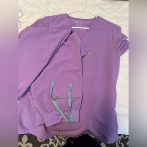 Figs Lavender scrub set